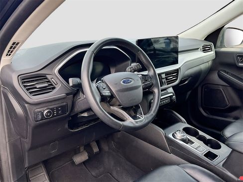 Used 2023 Ford Escape Platinum image 9