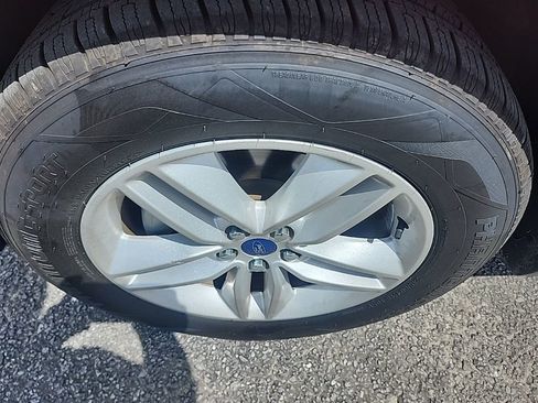 Used 2018 Ford Edge SEL w/ Equipment Group 201A image 9