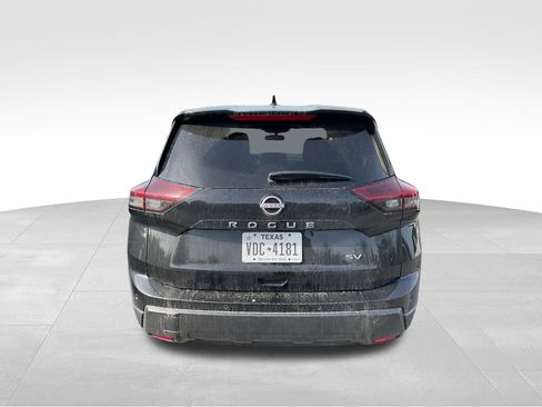 Used 2024 Nissan Rogue SV image 8