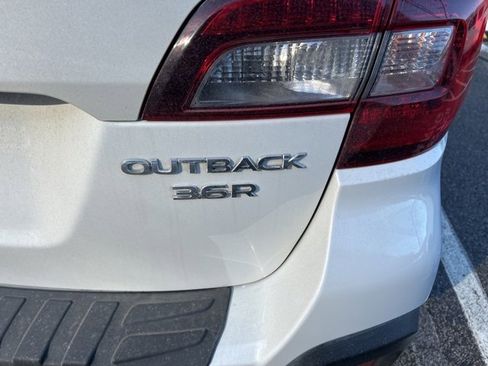 Used 2018 Subaru Outback 3.6R Touring w/ Popular Package #3 image 22