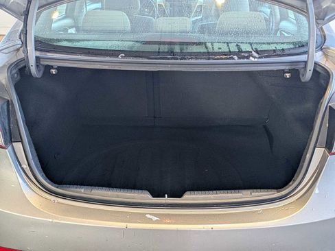 Used 2015 Hyundai Elantra SE image 28