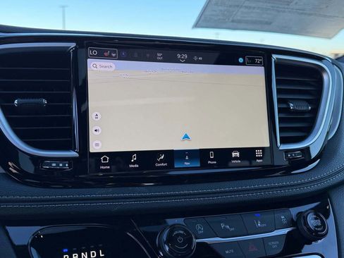 New 2026 Chrysler Pacifica Limited image 33