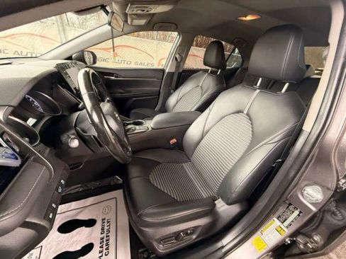 Used 2022 Toyota Camry SE FWD image 14