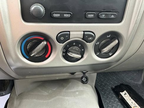 Used 2007 Chevrolet Colorado W/T AWD/4WD image 25