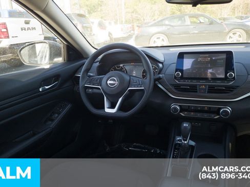 Used 2025 Nissan Altima 2.5 SV image 22