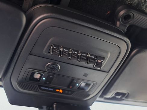 Used 2024 Ford Bronco Everglades AWD/4WD image 23