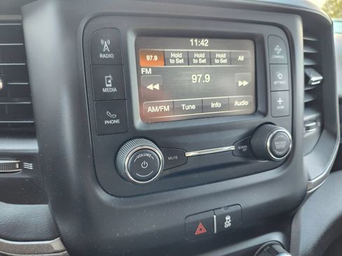Used 2019 RAM 2500 Tradesman w/ Chrome Appearance Group AWD/4WD image 17
