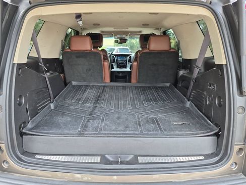 Used 2015 Cadillac Escalade Luxury RWD image 21