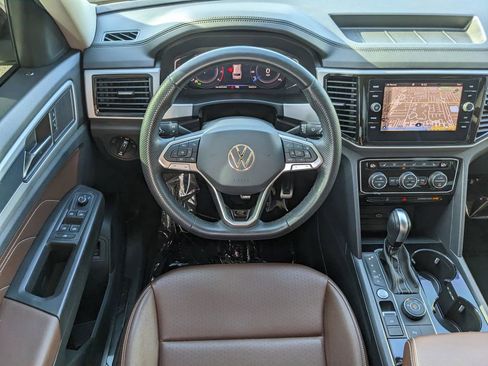 Certified 2023 Volkswagen Atlas SEL R-Line image 15