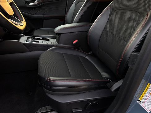 Used 2025 Ford Escape ST-Line image 10