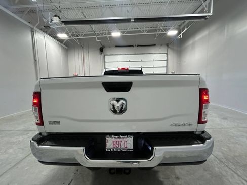 Used 2024 RAM 2500 Tradesman w/ Chrome Appearance Group AWD/4WD image 7