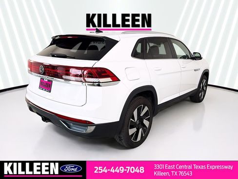 Used 2025 Volkswagen Atlas Cross Sport SE FWD image 8