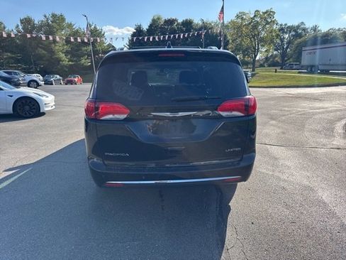 Certified 2019 Chrysler Pacifica Limited image 6