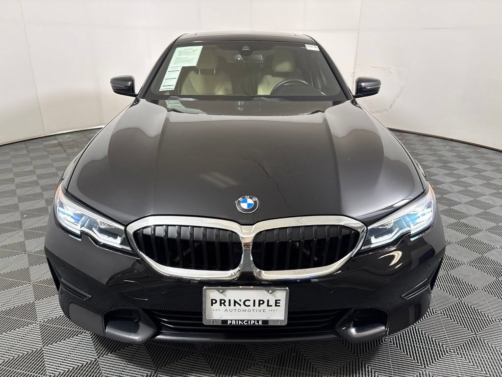 Used 2022 BMW 330i Sedan w/ Convenience Package RWD image 3