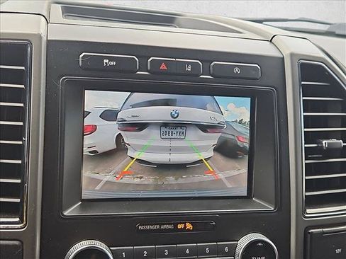 Used 2021 Ford Expedition XLT RWD image 12