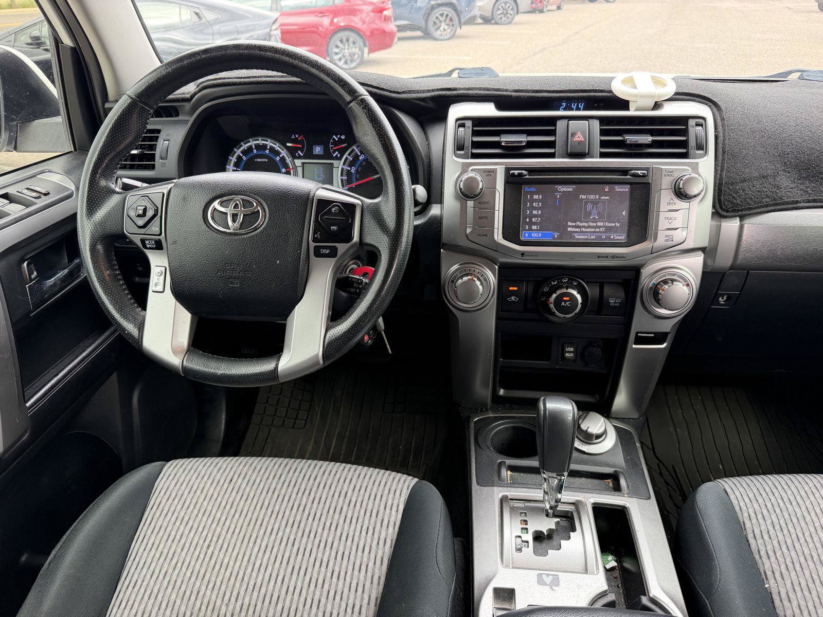 Used 2017 Toyota 4Runner SR5 AWD/4WD image 24