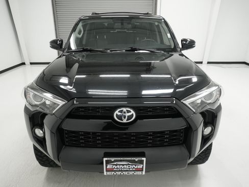 Used 2019 Toyota 4Runner SR5 Premium AWD/4WD image 2
