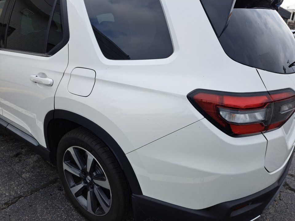 Used 2025 Honda Pilot Touring image 23