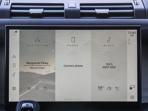 Used 2023 Land Rover Defender 130 SE image 14