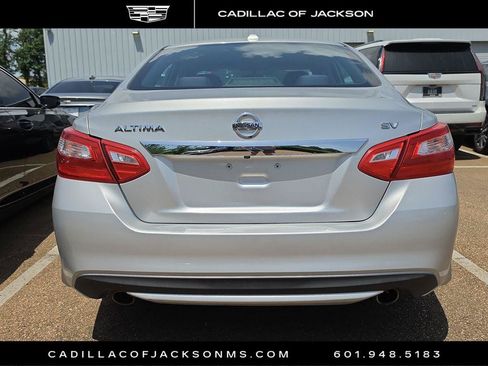 Used 2017 Nissan Altima 2.5 SV FWD image 3
