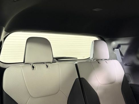 Used 2026 Lexus TX 500h AWD w/ Technology Package image 32