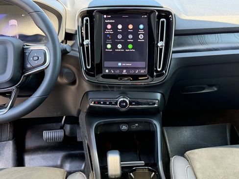 Certified 2023 Volvo C40 P8 Recharge Plus AWD/4WD image 23