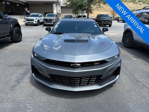 Used 2020 Chevrolet Camaro SS RWD image 2