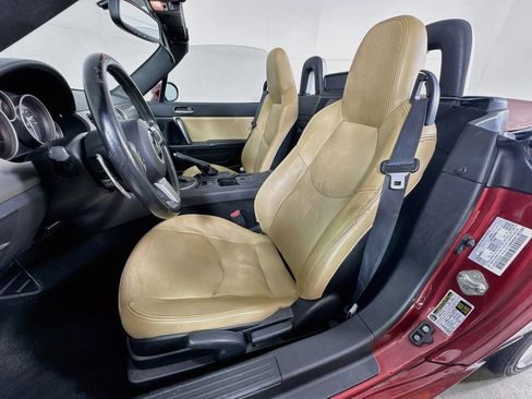 Used 2012 MAZDA MX-5 Miata Grand Touring RWD image 25