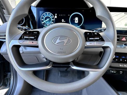 Used 2024 Hyundai Elantra SEL image 14