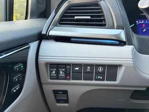 Used 2024 Honda Odyssey Touring image 15
