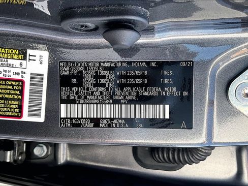 Used 2021 Toyota Highlander XLE AWD/4WD image 36