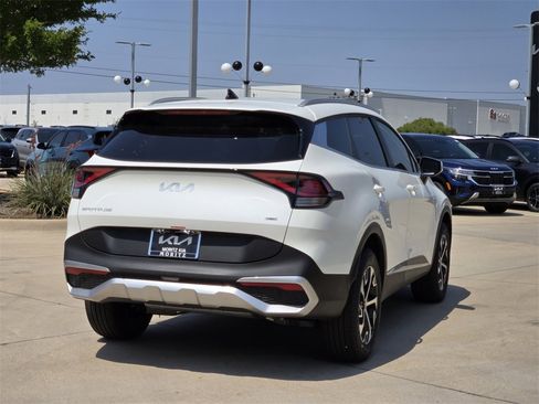 New 2025 Kia Sportage EX image 4