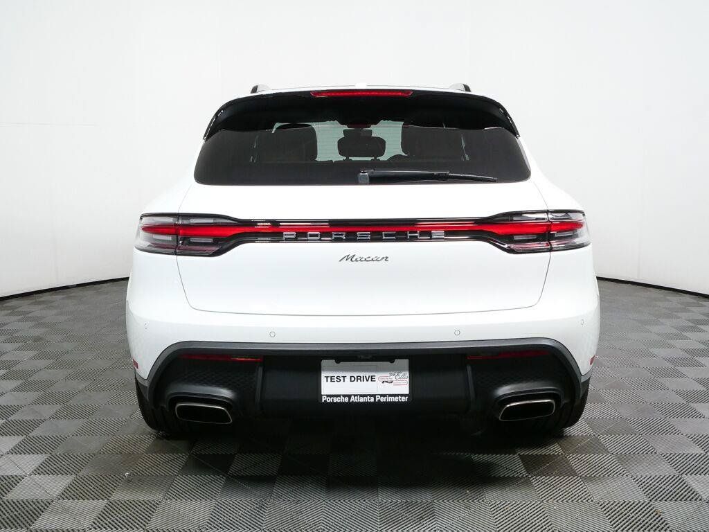 Certified 2026 Porsche Macan AWD/4WD image 30