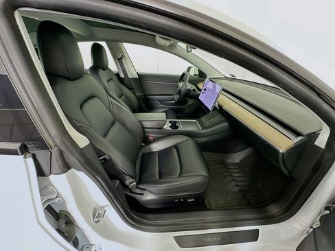 Used 2021 Tesla Model 3 Standard Range Plus image 30