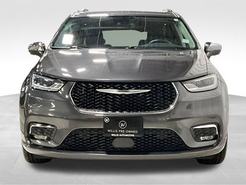 Used 2022 Chrysler Pacifica Limited image 2