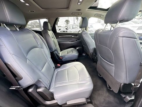 Used 2020 Buick Enclave Essence image 28