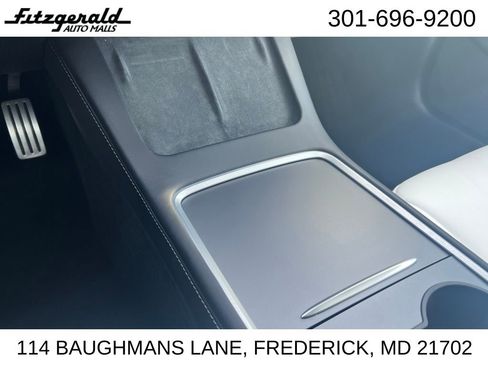 Used 2021 Tesla Model 3 Performance image 24