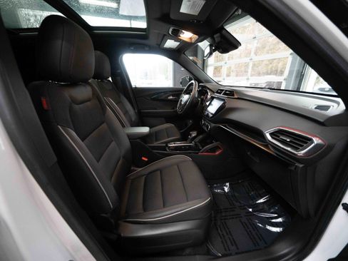 Used 2022 Chevrolet TrailBlazer RS w/ Sun and Liftgate Package image 27