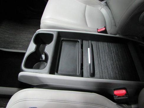 Used 2024 Honda Odyssey EX-L image 32