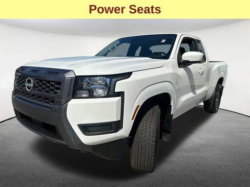 Used 2025 Nissan Frontier SV image 5