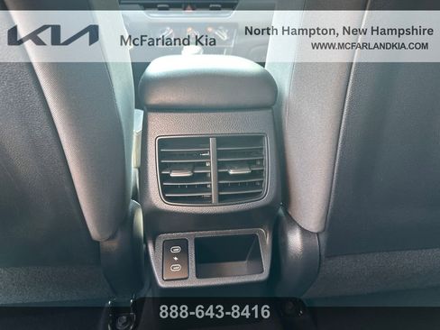 Used 2024 Kia Seltos LX AWD/4WD image 19