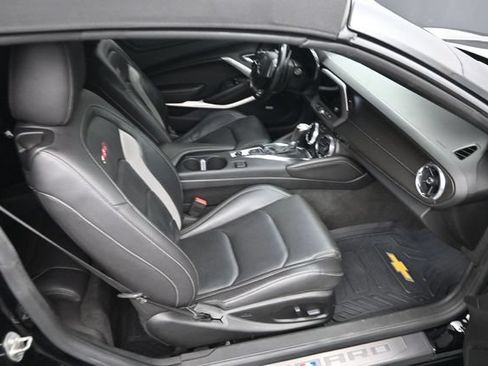 Used 2020 Chevrolet Camaro SS RWD image 10