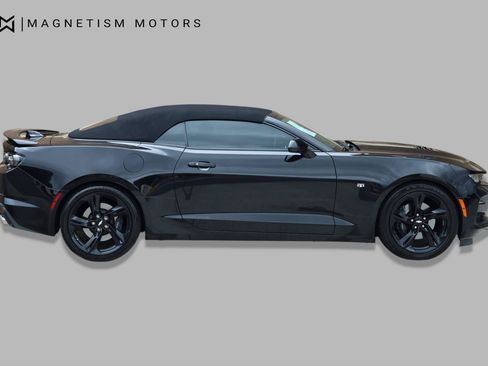 Used 2019 Chevrolet Camaro SS RWD image 5