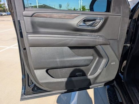 Used 2021 Chevrolet Tahoe Z71 w/ Z71 Signature Package AWD/4WD image 22