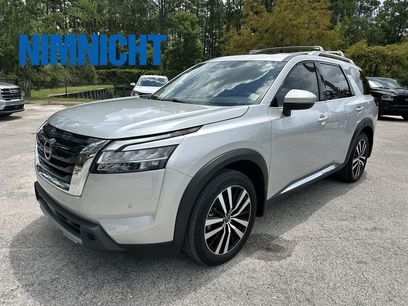 Used 2024 Nissan Pathfinder Platinum w/ Cargo Package