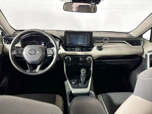 Used 2020 Toyota RAV4 XLE AWD/4WD image 12