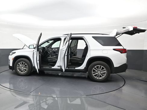 Used 2023 Chevrolet Traverse LT FWD image 30
