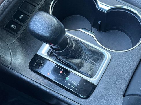 Used 2018 Toyota Highlander LE w/ Carpet Mat Package (TMS) image 21