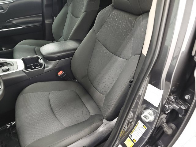 Certified 2025 Toyota RAV4 XLE AWD/4WD image 16