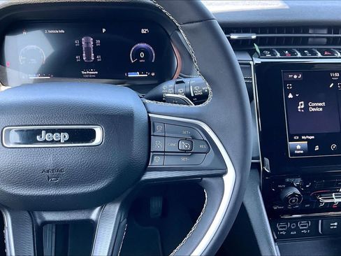 Used 2023 Jeep Grand Cherokee Altitude AWD/4WD image 25